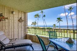 Beachfront with spectacular views oversized lanai remodeled