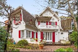 Villa Emblematique Bauloise with Garden and Terrace-Plages and Shops