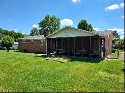 805 49th Street St, Vienna WV 26105