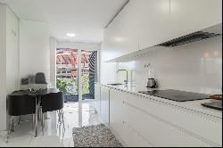 Flat, 4 bedrooms, for Rent