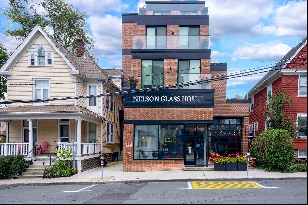 Luxurious Residence at Nelson Glass House