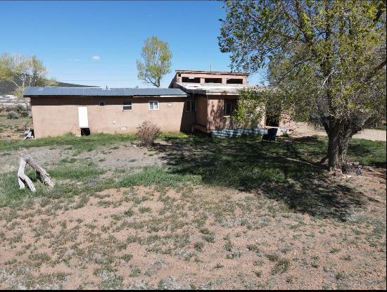 26 Cottonwood Road, Questa NM 87556