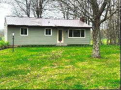 8297 Scandia Road, Russell PA 16345