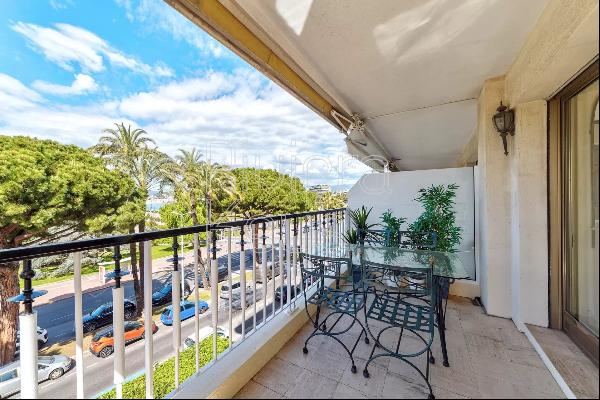 magnificent apartment on the Croisette in Cannes