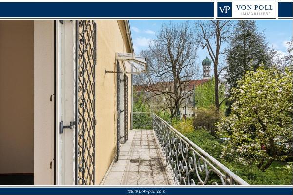 Townhouse with charm and potential in a popular location