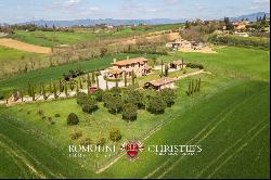 COUNTRY HOUSE WITH GARDEN FOR SALE IN TUSCANY, FOIANO DELLA CHIANA