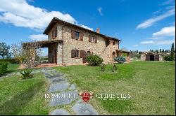 COUNTRY HOUSE WITH GARDEN FOR SALE IN TUSCANY, FOIANO DELLA CHIANA