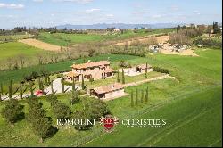 COUNTRY HOUSE WITH GARDEN FOR SALE IN TUSCANY, FOIANO DELLA CHIANA