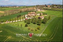 COUNTRY HOUSE WITH GARDEN FOR SALE IN TUSCANY, FOIANO DELLA CHIANA