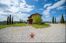 COUNTRY HOUSE WITH GARDEN FOR SALE IN TUSCANY, FOIANO DELLA CHIANA