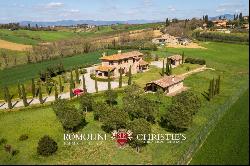 COUNTRY HOUSE WITH GARDEN FOR SALE IN TUSCANY, FOIANO DELLA CHIANA