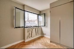 Paris 7th District - A 2-bed apartment with a terrace