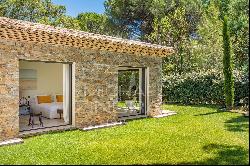 Saint-Tropez - Contemporary villa close to the beach