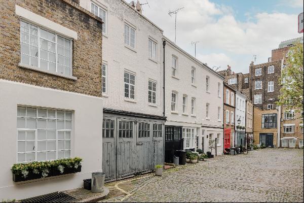 A unique opportunity to purchase a spacious mews house in Marylebone.