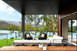 A brand new luxury lakeside retreat, the ultimate escape.