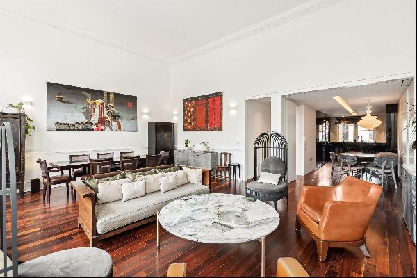 AVAILABLE SHORT OR LONG LET. Spacious 5 bedroom triplex to rent in Queen's Gate, SW7.