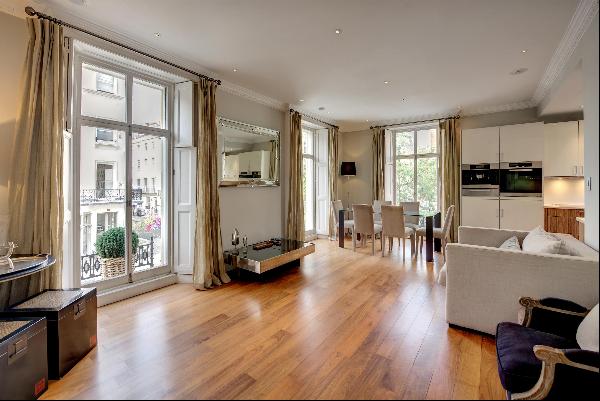 A three bedroom maisonette, to let on Chester Square, Belgravia SW1.