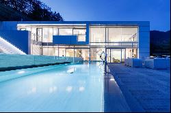 Lake view villa designed by architect Richard Meier