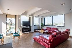 Penthouse with 70 m² terrace in Torneo.