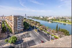 Penthouse with 70 m² terrace in Torneo.