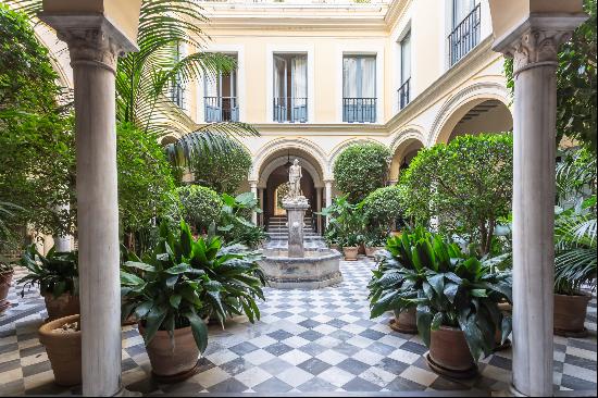 Exclusive Apartment for rent in front of the Museum of Fine Arts of Sevilla