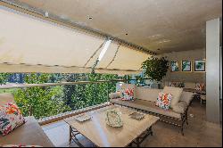Spacious apartment with views of the golf course in Valle Escondido.