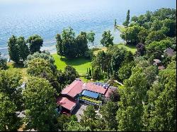 Splendid Lakefront Property With Pool, Dully, 1195
