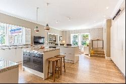 Beechwood Drive, Marlow, Buckinghamshire, SL7 2DH