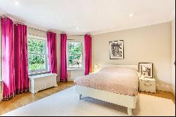 Beechwood Drive, Marlow, Buckinghamshire, SL7 2DH