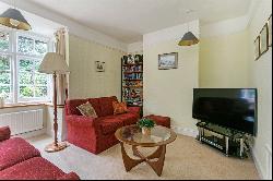 Farm Road, Bourne End, Buckinghamshire, SL8 5RB