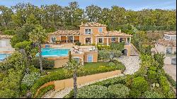 Spacious property with stunning view of the "Golfe de St Tropez"