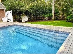 Newly Renovated Sagaponack Retreat: 4 BR Home with Pool House