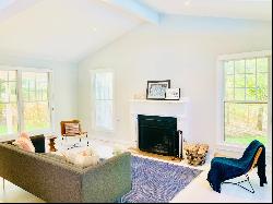 Newly Renovated Sagaponack Retreat: 4 BR Home with Pool House