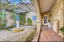 Mas provençal 5 bedrooms and swimming pool