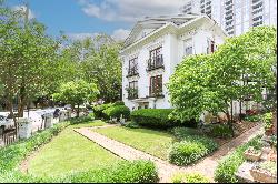 Charming End Unit Condo Across from Piedmont Park