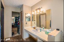 1571 W Pond Drive #22, Okemos MI 48864