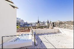 Unique penthouse in Rambla Catalunya: Sophistication and Elegance