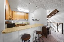 Large 3-Bedroom Carnelian Woods Townhome in the Desirable Upper Neighborhood