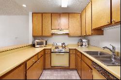 Large 3-Bedroom Carnelian Woods Townhome in the Desirable Upper Neighborhood