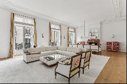 Parc Monceau, magnificent reception apartment!