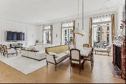 Parc Monceau, magnificent reception apartment!