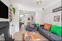 Elms Crescent, London, SW4 8QT