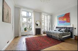 Paris 3rd District - An exceptional 3-bed apartment in a period private mansion