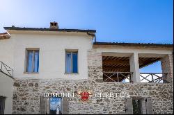 Umbria - RESTORED FARMHOUSE WITH POOL FOR SALE IN CITTÀ DI CASTELLO