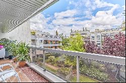 Family apartment with outdoor space and parking - Boulogne North