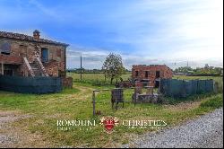 Tuscany - SMALL WINE ESTATE WITH 3.2 HA OF VINEYARDS FOR SALE IN MONTEPULCIANO
