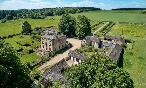 Compact Cotswold estate with unparalleled private views.