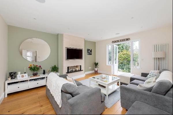 4 bed maisonette with garden for sale in Queen's Park, NW6