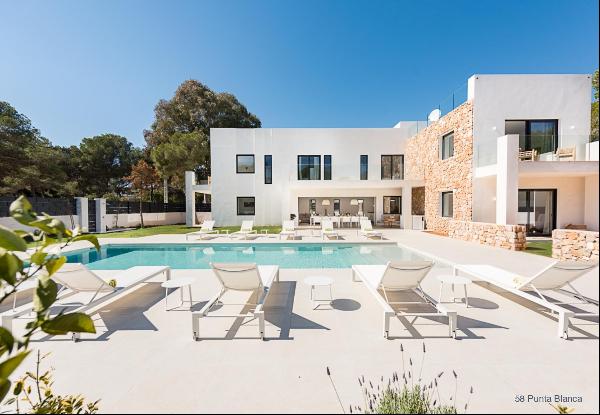 A spectacular newly built 5 bedroom family villa on Ibiza's east coast near Santa Eulalia.