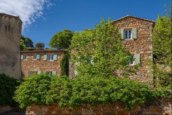 A superb stone-house less than 7km from Uzes